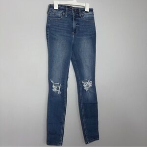 Hollister Ultra High-Rise Super Skinny Soft Stretch Distressed Jeans Size 1R
